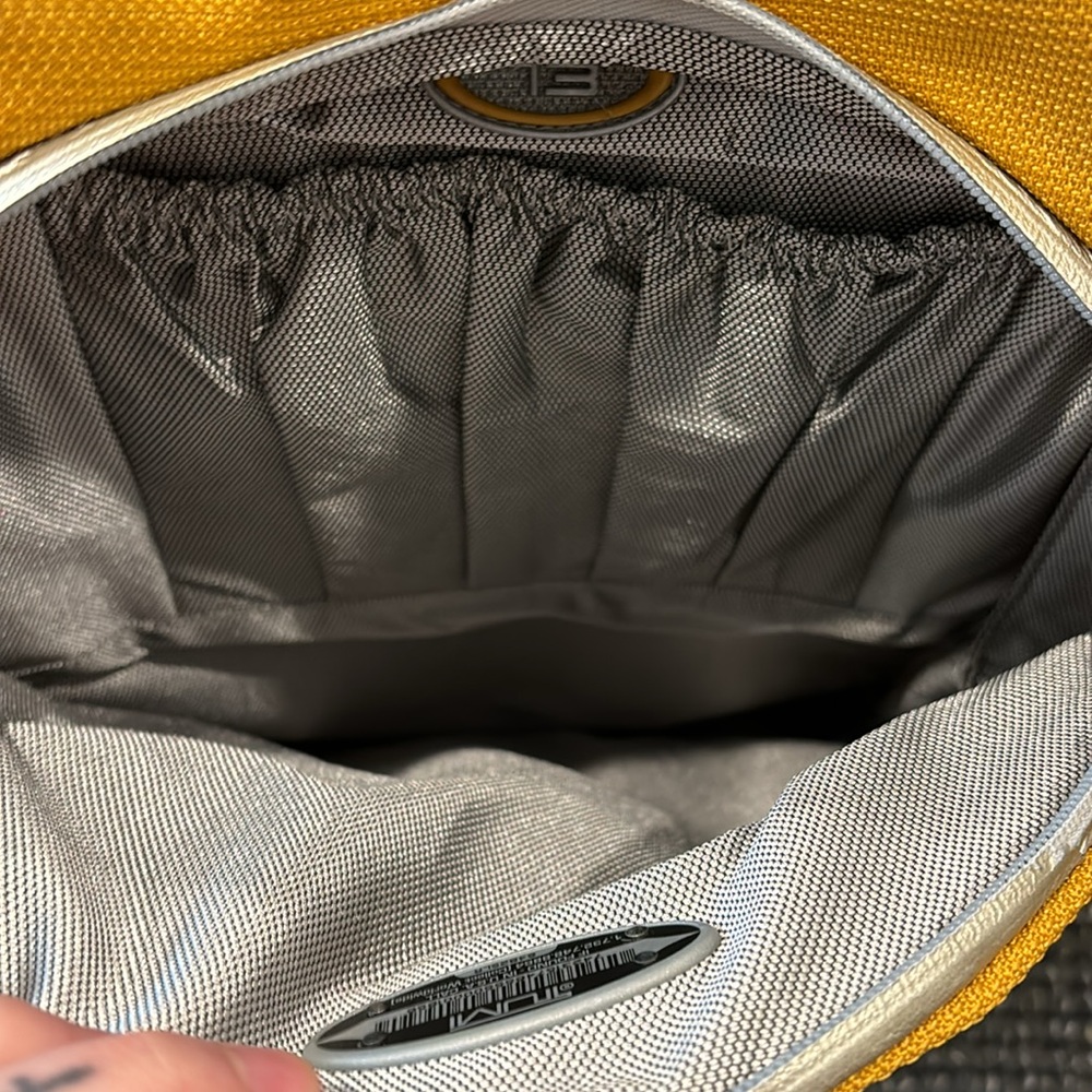 Tumi yellow backpack - Picture 5 of 10